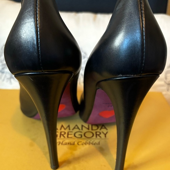 Stunning Amanda Gregory Hand Cobbled Black Stiletto Pump - Picture 4 of 11